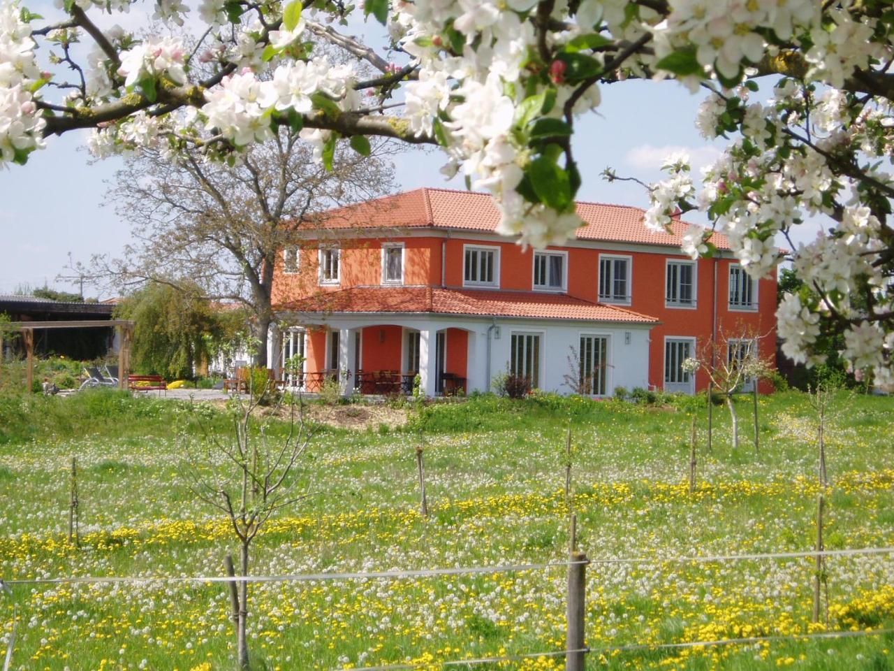 Hotel Weinhof Am Nussbaum Willanzheim Exterior foto